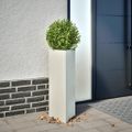 vidaXL Záhradné kvetináče 2 ks biele trojuholník 30x26x75 cm oceľ
