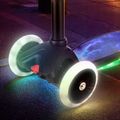 Detská trojkolesová kolobežka NILS Fun HLB1310 s LED čierna