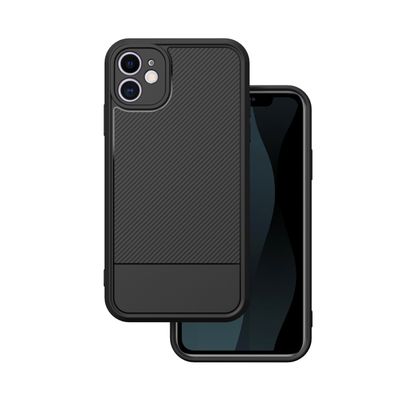 Jednoduché carbon puzdro pre iPhone 11 čierne