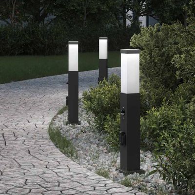 vidaXL Stĺpikové svetlá so senzorom a zásuvkou 3 ks 50 cm čierne IP44