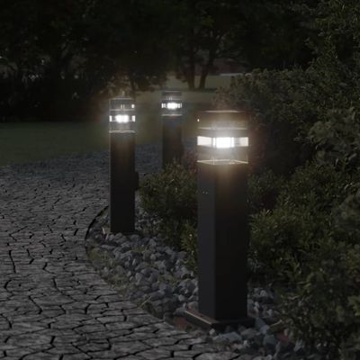 vidaXL Vonkajšia stojaca lampa so zásuvkou čierna 50 cm hliník