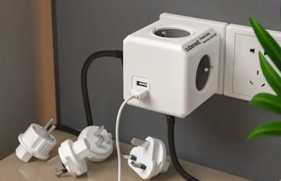 Cubenest Powercube ReWirable USB PD 20W, A+C, 4× zásuvka, bílá/šedá, 4 cestovní koncovky, dětská pojistka, uzemnění Zásuvka, napájecí, vnitrní, 4× zásuvka, 16A, 3680W, 1× USB, 1× USB-C, PD 3.0, detská pojistka, 4 svetové koncovky, bílo-šedá