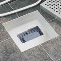 vidaXL Odtok sprchy s bodkami Strieborná 20 x 20 cm Nerezová oceľ 304