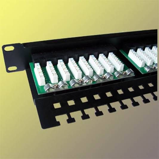 DATACOM Patch panel 24x RJ-45,Cat5e UTP, 19" s vyvážaním, horný zárez