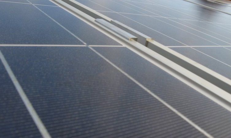 FVE univerzální uchop středový pro fotovoltaický panel, černý, 50 mm FVE univerzální uchop středový pro fotovoltaický panel, černý, 50 mm
