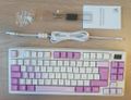 MSI herní klávesnice FORGE GK600 TKL Violet/ bezdrátová 2,4GHz+BT/ mechanická/ RGB/ USB-C/ display/ CZ+SK layout Klávesnice, herní, mechanická, bezdrátová (2,4GHz, Bluetooth), RGB podsvícení, displej, USB-C, CZ/SK layout, bílo-ružová