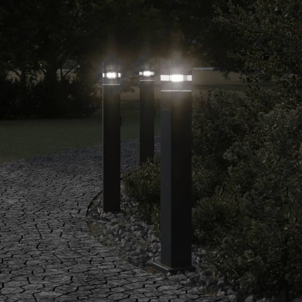 vidaXL Vonkajšie stojace lampy so zásuvkou 3 ks čierne 80 cm hliník