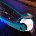 Detská trojkolesová kolobežka NILS Fun HLB1310 s LED zelená
