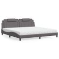 vidaXL Posteľ Viana s matracom sivá 200x200 cm umelá koža
